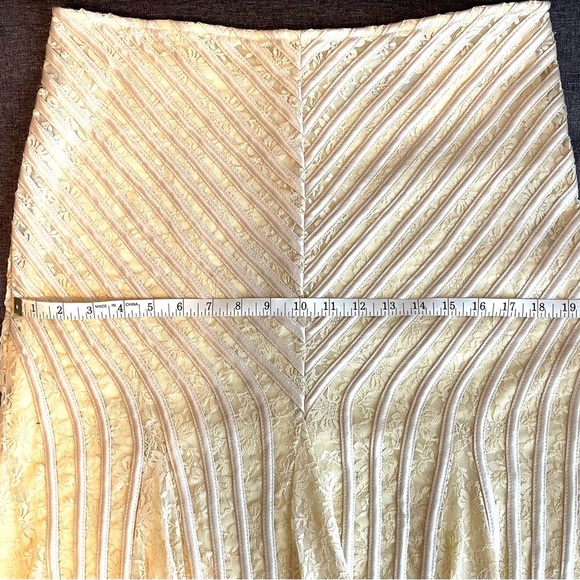 Vintage MOSHITA COUTURE ~ Gorgeous Low-Rise Cream Skirt ~ Bias Ribbon Detail ~ M - Picture 8 of 10